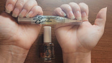 Cargar imagen en el visor de la galería, Blissfully Golden Garlic Nail Polish